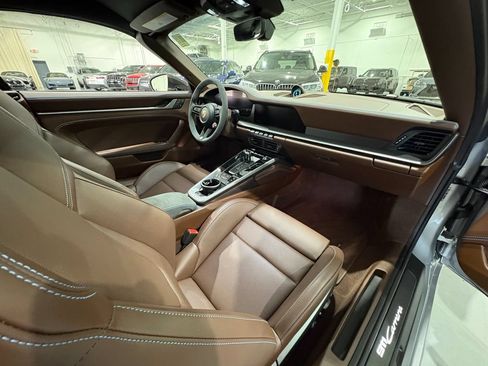 Used 2026 Porsche 911 Carrera RWD image 57