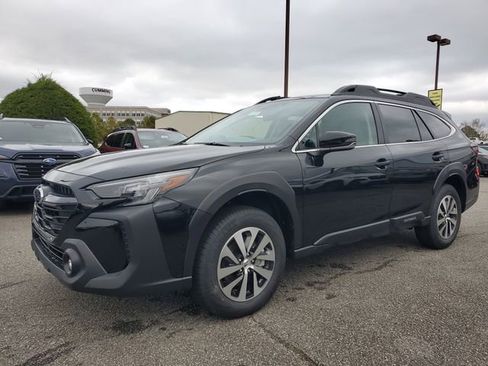 New 2025 Subaru Outback Premium image 3