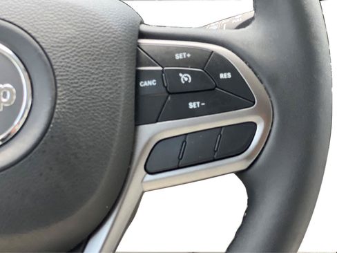Used 2022 Jeep Cherokee Latitude Lux AWD/4WD image 17