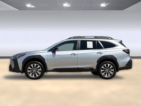 Used 2025 Subaru Outback Limited w/ Popular Package #2 AWD/4WD image 2