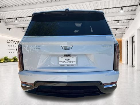 Certified 2026 Cadillac Escalade IQL Luxury AWD/4WD image 12