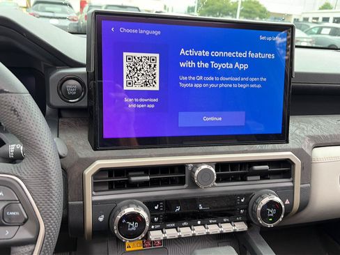 Used 2025 Toyota Tacoma Limited AWD/4WD image 5