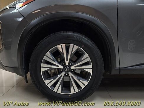 Used 2023 Nissan Rogue SV FWD image 25
