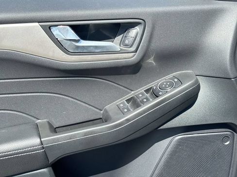 Used 2021 Ford Escape SE w/ SE Sport Appearance Package FWD image 13