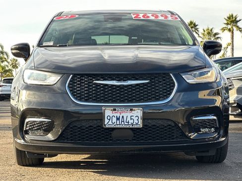 Used 2022 Chrysler Pacifica Touring-L image 6