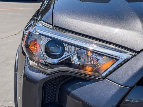 Used 2023 Toyota 4Runner TRD Off-Road Premium w/ Moonroof Package AWD/4WD image 7