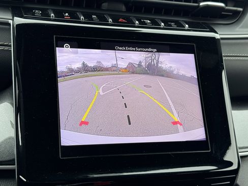 Used 2023 Jeep Grand Cherokee Altitude image 10