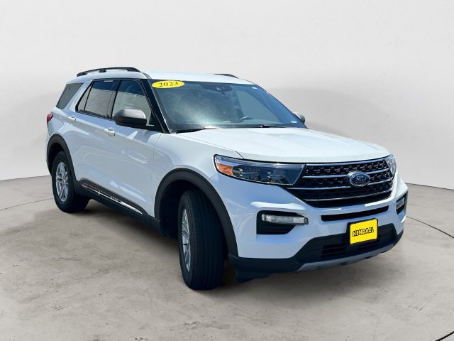 Used 2023 Ford Explorer XLT w/ Equipment Group 202A AWD/4WD image 7