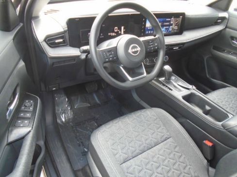 Used 2025 Nissan Kicks SV w/ SV Premium Package AWD/4WD image 15
