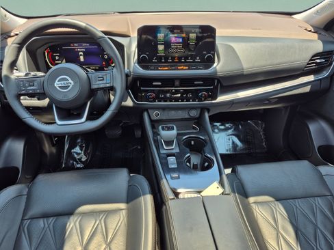 Used 2021 Nissan Rogue Platinum FWD image 13