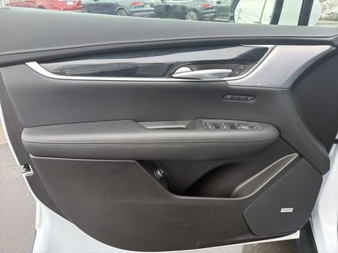Certified 2025 Cadillac XT5 Premium Luxury AWD/4WD image 9