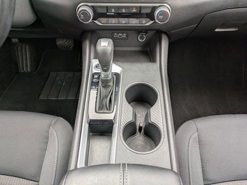 Used 2025 Nissan Altima 2.5 SV FWD image 19