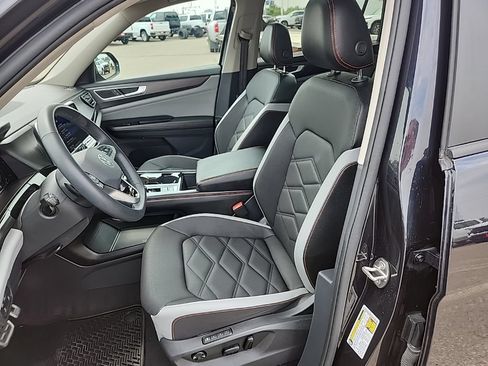 Used 2024 Volkswagen Atlas Peak Edition SEL AWD/4WD image 36
