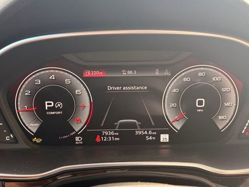 Certified 2025 Audi Q3 2.0T Premium Plus image 8