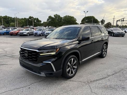 Used 2023 Honda Pilot Touring image 8