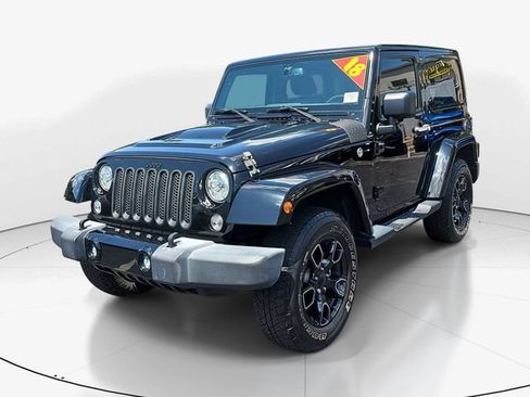 Used 2018 Jeep Wrangler Sahara AWD/4WD image 9