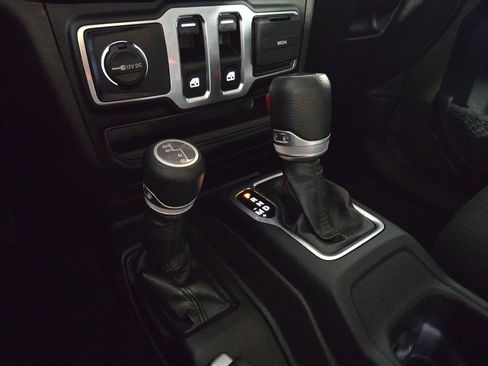 Used 2023 Jeep Wrangler Sport S image 24