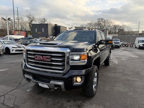 Used 2017 GMC Sierra 3500 SLT w/ Duramax Plus Package image 4