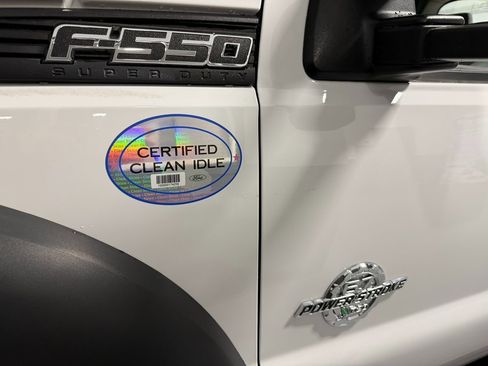 Used 2016 Ford F550 4x4 Crew Cab Super Duty image 10