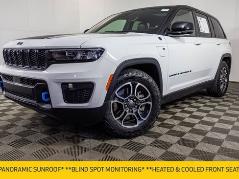 Used 2022 Jeep Grand Cherokee Trailhawk AWD/4WD image 2