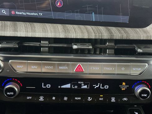 Used 2024 Kia Telluride SX FWD image 24