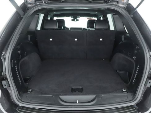 Used 2020 Jeep Grand Cherokee Limited AWD/4WD image 18