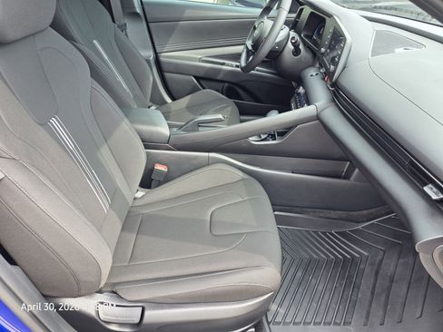 Certified 2025 Hyundai Elantra Sport FWD image 12