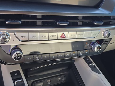 New 2025 Kia Telluride S image 26