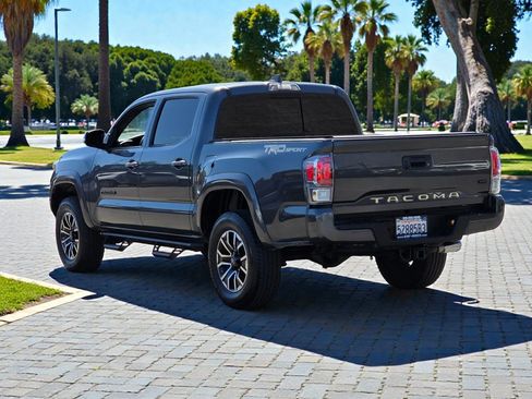 Used 2020 Toyota Tacoma TRD Sport w/ Technology Package image 6