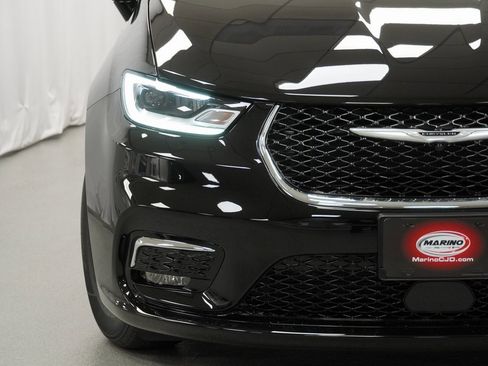 New 2026 Chrysler Pacifica Select image 6