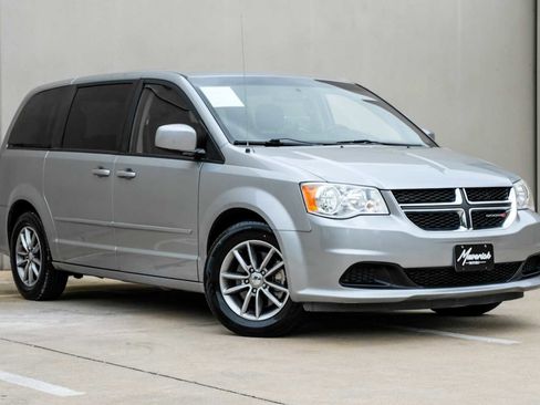 Used 2016 Dodge Grand Caravan SE FWD image 6