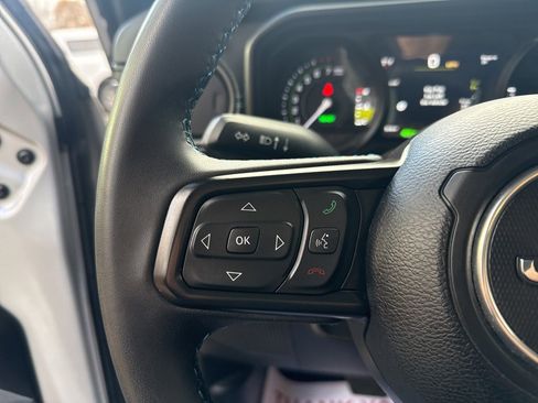 Used 2024 Jeep Wrangler Unlimited Rubicon 4xe image 18