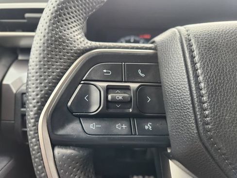 Used 2025 Toyota Tacoma TRD Sport AWD/4WD image 26