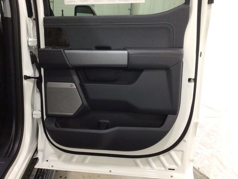 New 2025 Ford F250 Lariat w/ Lariat Ultimate Package image 37