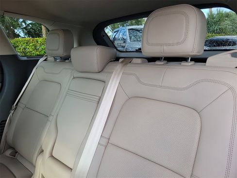 Certified 2021 Lincoln Corsair Standard w/ Premium Package image 13