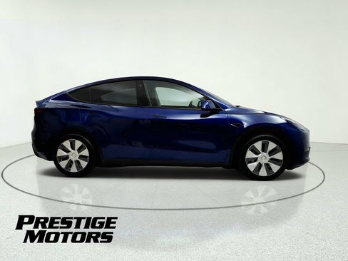 Used 2023 Tesla Model Y Long Range AWD/4WD image 9