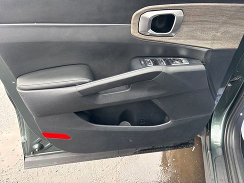 Used 2023 Kia Sorento S image 14