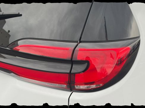 Used 2025 Chrysler Pacifica Select image 29