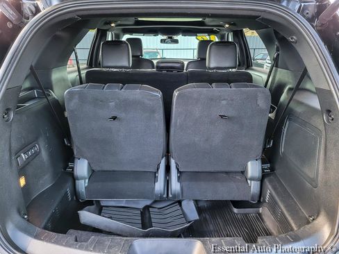 Used 2018 Ford Explorer Limited w/ Equipment Group 301A AWD/4WD image 30