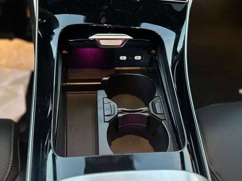 Used 2025 Mercedes-Benz C 300 4MATIC Sedan image 19