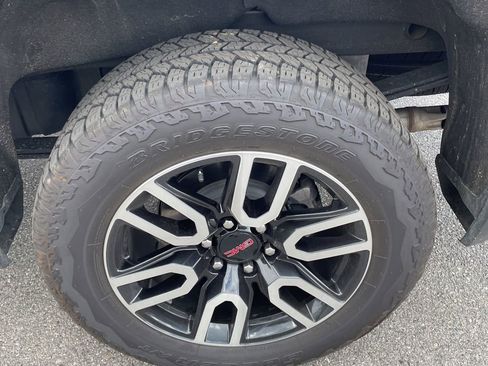 Used 2025 GMC Sierra 1500 AT4 w/ AT4 Premium Package image 13