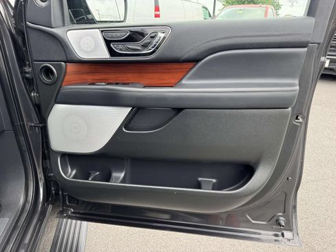 Used 2022 Lincoln Navigator Reserve AWD/4WD image 29