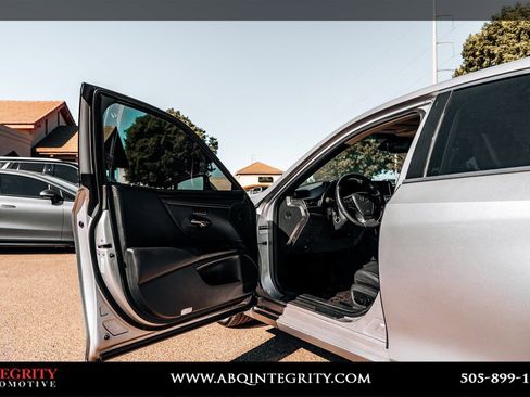 Used 2019 Lexus ES 350 w/ Premium Package FWD image 17