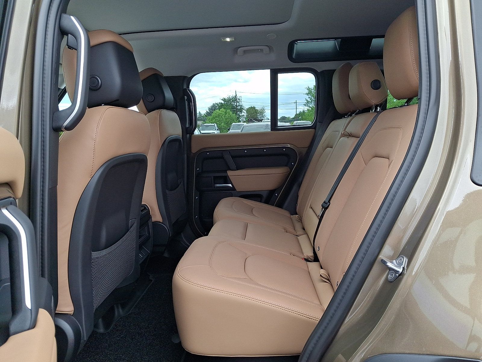 New 2026 Land Rover Defender 110 S AWD/4WD image 8