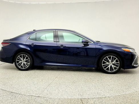 Used 2022 Toyota Camry XLE w/ Navigation Upgrade Package AWD/4WD image 4