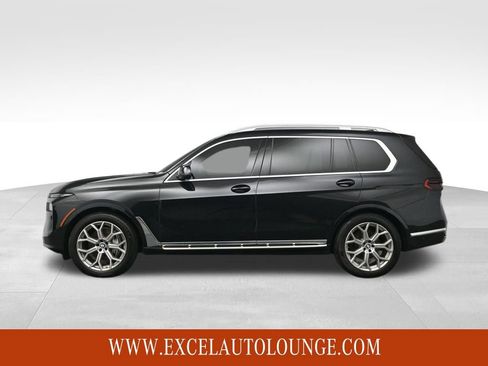 Used 2023 BMW X7 xDrive40i w/ Premium Package image 3