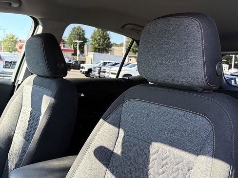 Used 2022 Chevrolet Equinox LT FWD image 18