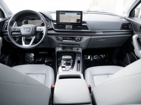 Certified 2022 Audi Q5 2.0T Premium Plus w/ Premium Plus Package image 8