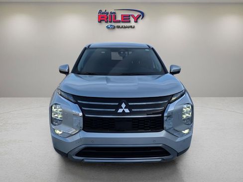 Used 2025 Mitsubishi Outlander SE image 8