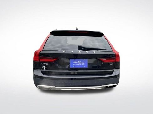 Used 2018 Volvo V90 T6 Cross Country w/ Protection Package image 15